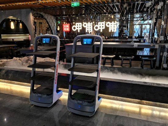 大興國際機(jī)場落地普渡送餐機(jī)器人,弘揚(yáng)中國智慧餐飲科技