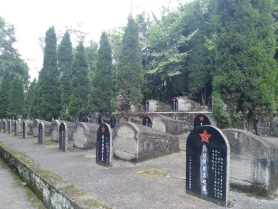 湖南19歲鐵道兵長眠四川48年，頭條尋人幫82歲哥哥找到他