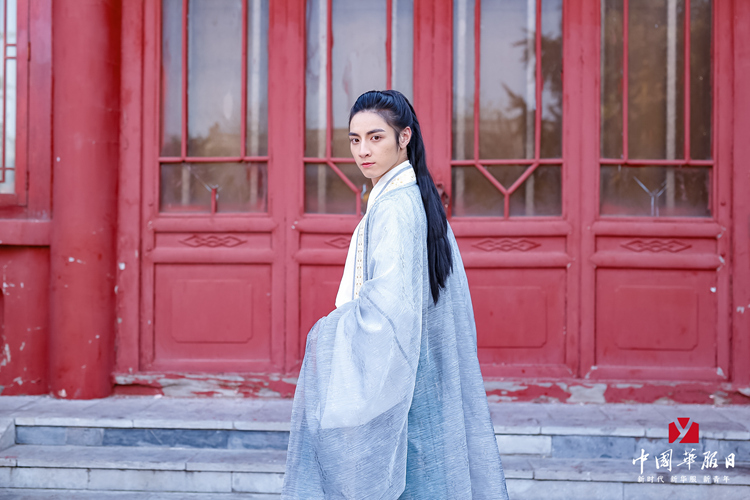 拍立享助陣華服日，畫風(fēng)太美共青團(tuán)中央也打call