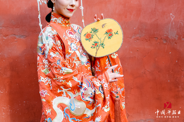 拍立享助陣華服日，畫風(fēng)太美共青團(tuán)中央也打call