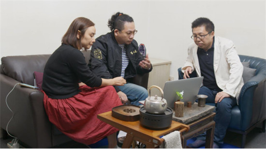 傳統(tǒng)文化結(jié)合人機(jī)互動，看國博韓天衡藝術(shù)展上“萬毫齊力”