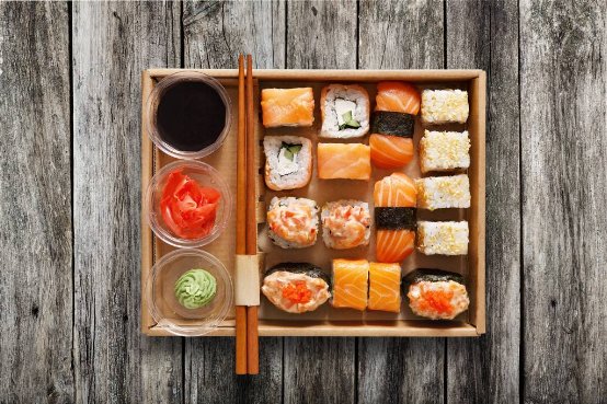 送餐機(jī)器人入駐海外日料店，科技碰撞傳統(tǒng)催生全新餐飲文化
