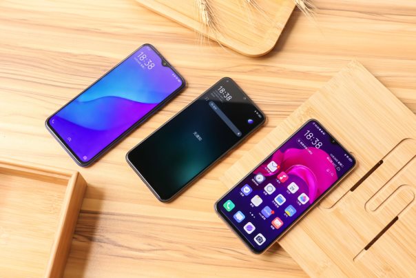 5000mAh大電池+18W雙引擎閃充，千元優(yōu)品vivo U3續(xù)航無憂