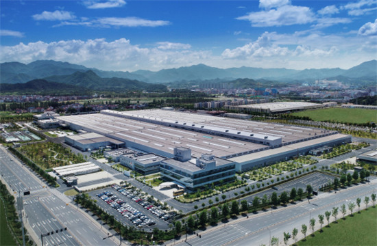 微米精準(zhǔn)鑄就頂尖品質(zhì)，劉濤探訪吉利汽車微米工廠