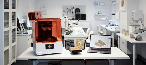 Formlabs 發(fā)布齒科專(zhuān)用 3D 打印機(jī) Form 3B，并宣布收購(gòu)樹(shù)脂材料生產(chǎn)商 Spectra 公司