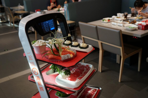 普渡科技亮相中國(guó)智慧餐飲創(chuàng)新峰會(huì)，技術(shù)驅(qū)動(dòng)餐飲回歸服務(wù)