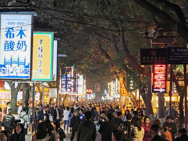 回民街旁的“花與城”民宿，性價比超高，入住體驗西安生活質(zhì)感!