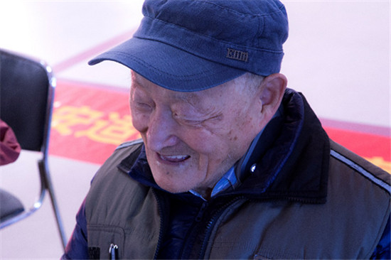 關(guān)注老年健康質(zhì)量，脊安適健康公益行