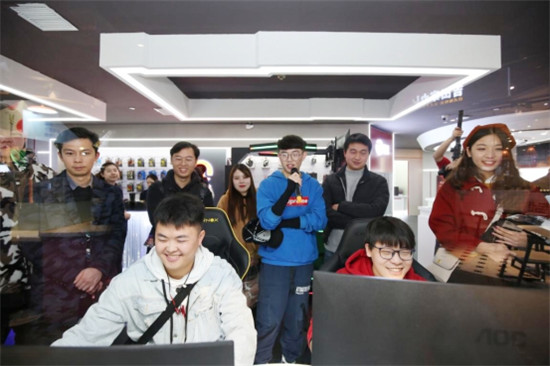 寧美首家線下體驗店落戶成都！開啟互聯網電腦行業(yè)新零售增值！