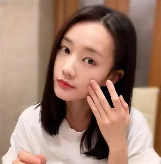 “神仙”顏值李一桐，素顏太驚艷！分享心水好物澳洲AEOLA精華