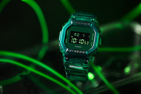 潮流入喉！G-SHOCK X ABSOLUT絕對(duì)伏特加聯(lián)名款破界來襲