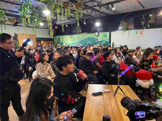 AG摘下2019秋季KPL冠軍 京東手機KPL觀賽團見證歷史時刻