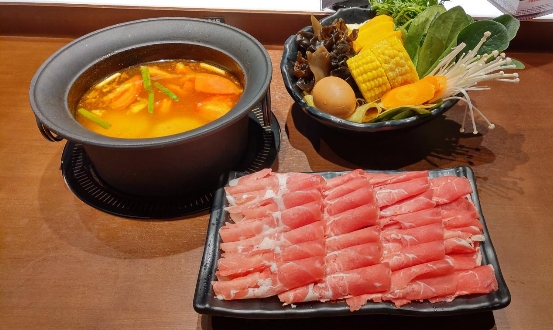 用餐飲機(jī)器人喚醒品牌活力，呷哺呷哺上市5年如何保持“常青”