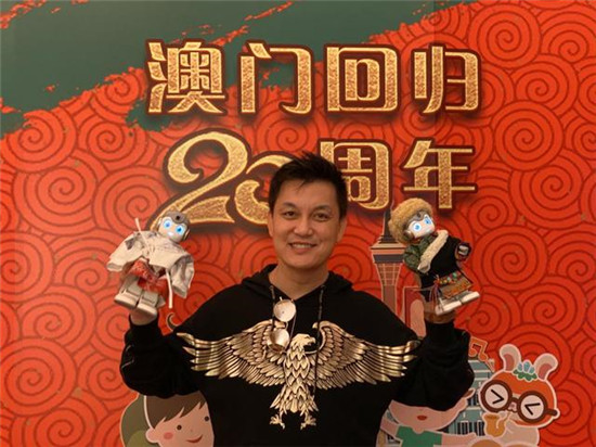 村長(zhǎng)李銳攜手悟空讓貧困孩子走出山區(qū)，共賀澳門回歸20周年