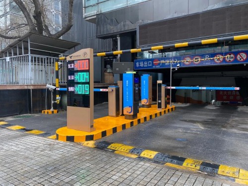 捷停車·云托管落地方正國際大廈！創(chuàng)新車場管理服務帶來全新智慧體驗