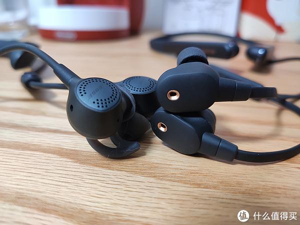 頸掛降噪，新歡還是舊愛？索尼WI-1000 XM2對(duì)決BOSE QC30