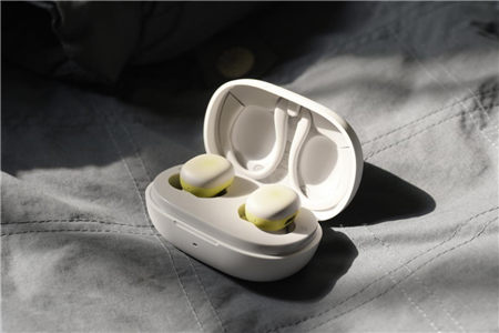 華米科技TWS 耳機Amazfit PowerBuds 上手體驗：音質(zhì)逆天的運動伴侶