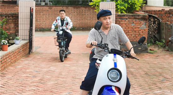小刀電動車再度聯(lián)手《鄉(xiāng)村愛情12》，助力國民橫劇