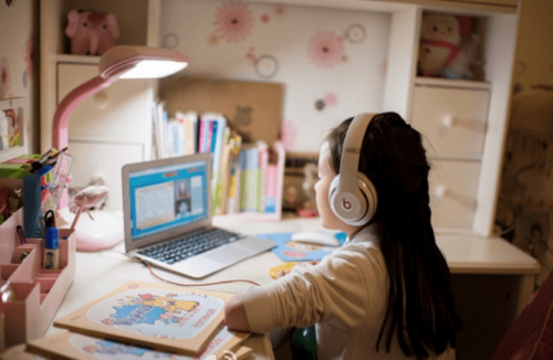 不到四年，VIPKID迅速崛起成教育行業(yè)領(lǐng)頭羊