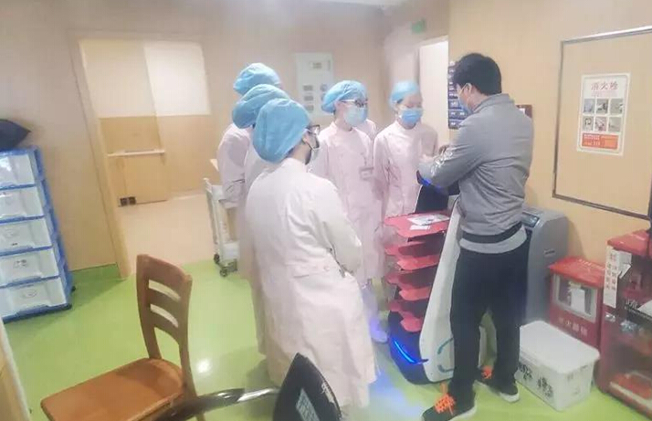 擎朗送餐機器人今日馳援7家醫(yī)院，3個集中隔離點