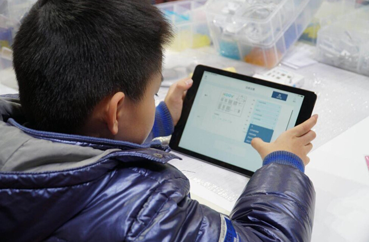 青少年人工智能教育成熱點，KOOV持續(xù)助推“教育信息化”