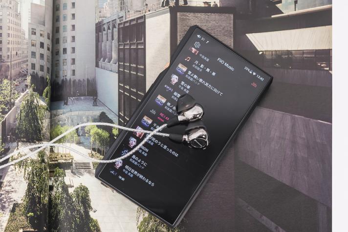 同為高解析音樂(lè)播放器，索尼NW-A105HN和飛傲M11的差別有多大？