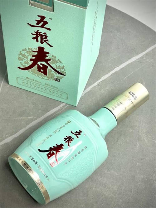 五糧春名門(mén)獲贊“時(shí)間釀造的芬芳”，憑實(shí)力成酒桌“常客”