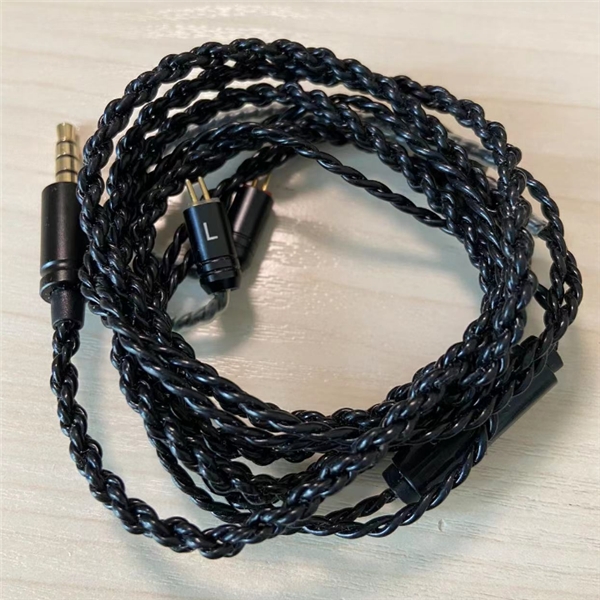 氦刻HIK S1：清晰靈敏的耳機(jī)，音效均衡豐富，給人觸電般的心動音質(zhì)