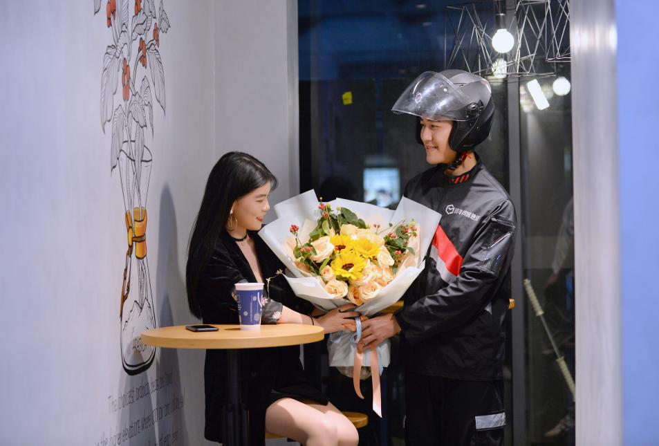 順豐同城圣誕鮮花配送單量同比增長1.2倍，助力“圣誕經(jīng)濟”再升溫