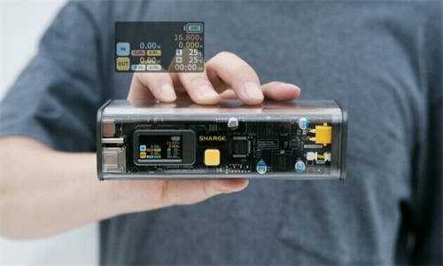 至薄至輕！閃極碳纖維系列磁吸移動(dòng)電源C3正式開(kāi)售