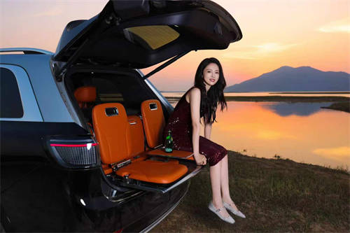 問界M9銷量破20萬，技術(shù)引領(lǐng)中國汽車高端化新紀(jì)元
