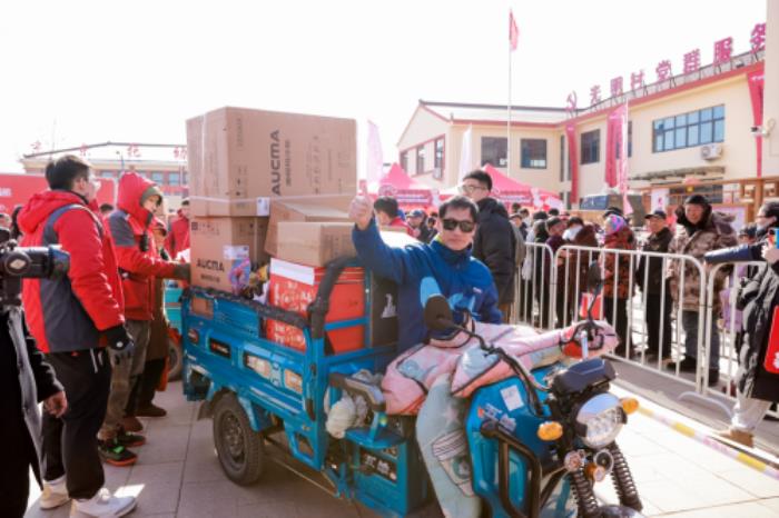 周鴻祎、沈騰等名人接力京東“我給老家送年貨”活動 首批年貨已送達