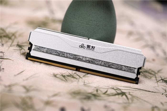 開箱評測丨銳龍7 9700X絕佳拍檔，神凝系列6000 CL28國風(fēng)內(nèi)存評測