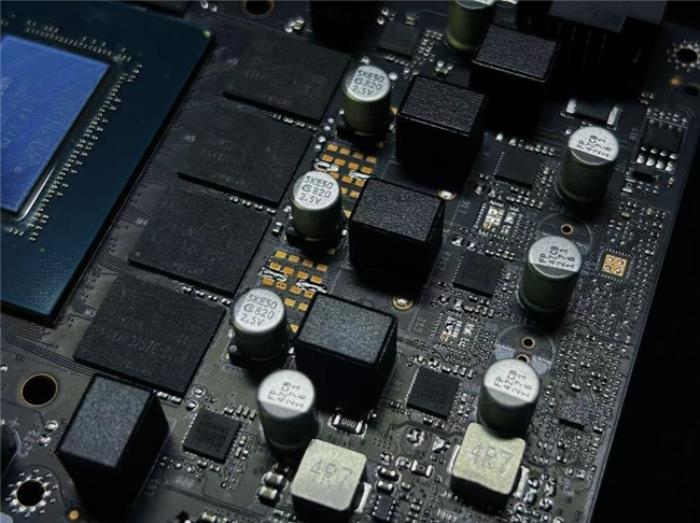 影馳 GeForce RTX 5070 Ti 金屬大師 OC評測：DLSS 4超強(qiáng)發(fā)揮