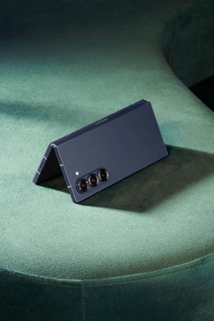 透過Galaxy Z Fold6 探索三星引領(lǐng)折疊屏手機的創(chuàng)新之路