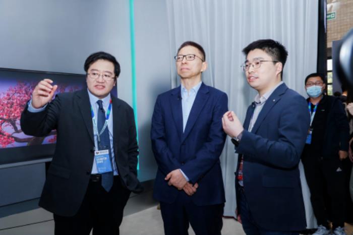 海信激光電視探索X1亮相AWE 2025 重塑家庭觀影新標準