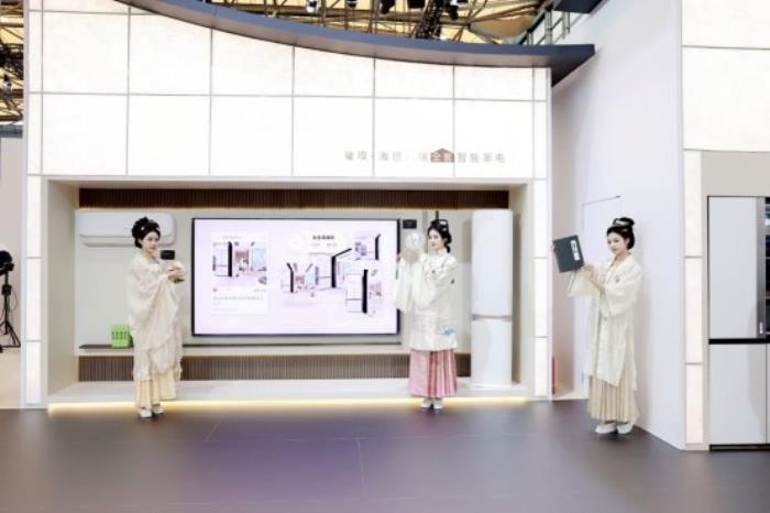 2025 AWE海信璀璨精彩綻放，四款產(chǎn)品榮膺艾普蘭獎(jiǎng)詮釋東方美學(xué)新高度