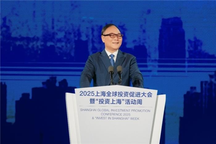 全球投促大會開幕，李書福脫稿演講背后的“含新量”