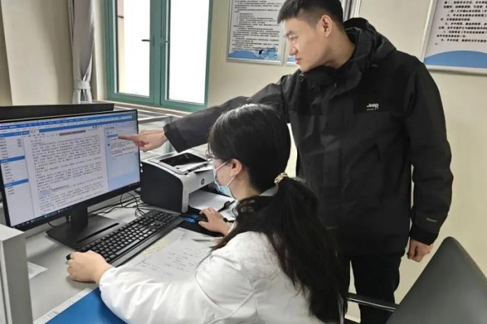 1分鐘診斷+90%準(zhǔn)確率！宏杉科技DeepSeek一體機(jī)落地南昌縣人民醫(yī)院