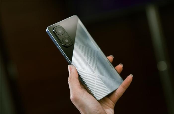 傳音Infinix鈣鈦礦光伏儲(chǔ)能技術(shù)成果亮相2025中關(guān)村論壇年會(huì)