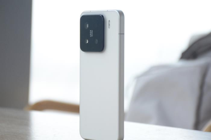 小米手機(jī)不甘示弱！小米15暴跌821元，驍龍8至尊版+5400mAh+IP68