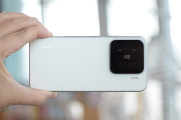 小米手機(jī)不甘示弱！小米15暴跌821元，驍龍8至尊版+5400mAh+IP68