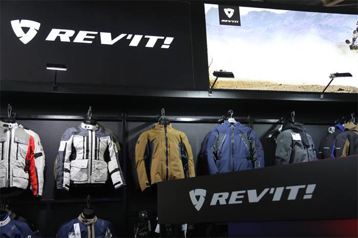 REVIT!沙漠5代全新上市，暨2025摩旅年計劃盛大啟幕！