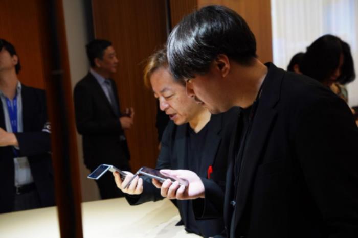 “大生意，譯起做”——訊飛雙屏翻譯機(jī)2.0助力跨國(guó)商業(yè)合作