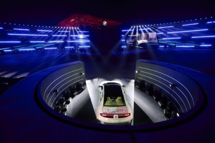 唯有掌控，方有駕趣：BMW新世代駕趣概念車首次亮相上海，亮劍電動(dòng)時(shí)代巔峰掌控力