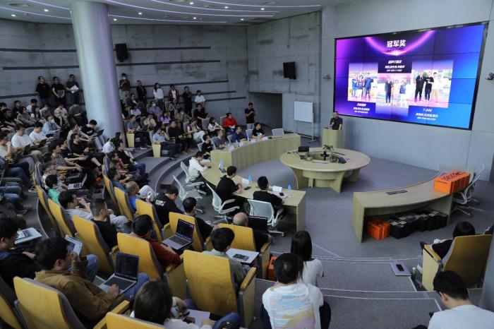 2025新浪集團Hackathon大賽落幕，極客精神點燃AI Coding創(chuàng)新引擎