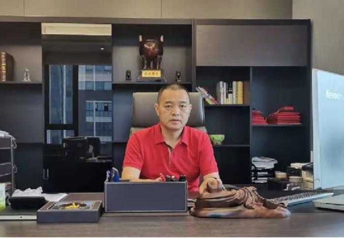 從火場(chǎng)到未來：楊遠(yuǎn)德的智能消防革命