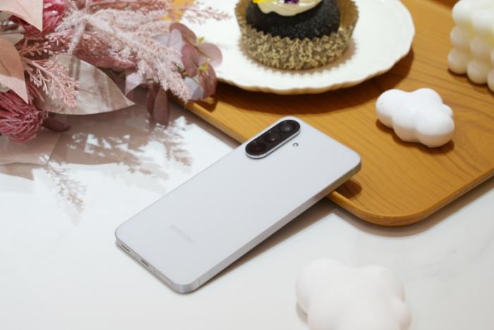 三星Galaxy A56 5G：用AI與影像打造完美假日體驗