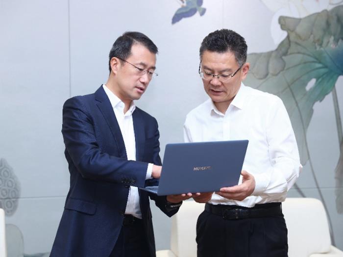 華為終端CEO何剛回母校西電：每一位師生都是改變世界的種子