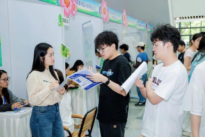 六校聯(lián)動，模式創(chuàng)新，天府軟件園2025年春季招聘校園行線下活動圓滿落幕！